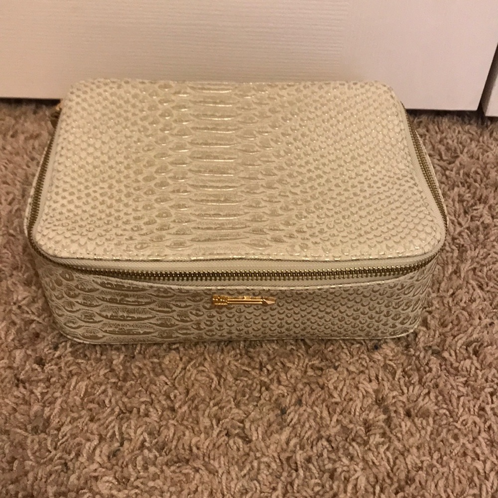 Stella & Dot large jewelry case
